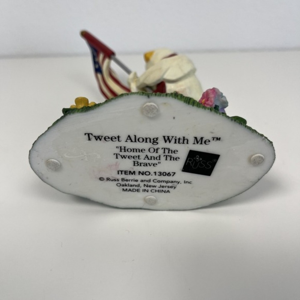 Russ‎ Berrie" TWEET ALONG WITH ME Figurine Bird With American Flag - Picture 10 of 10